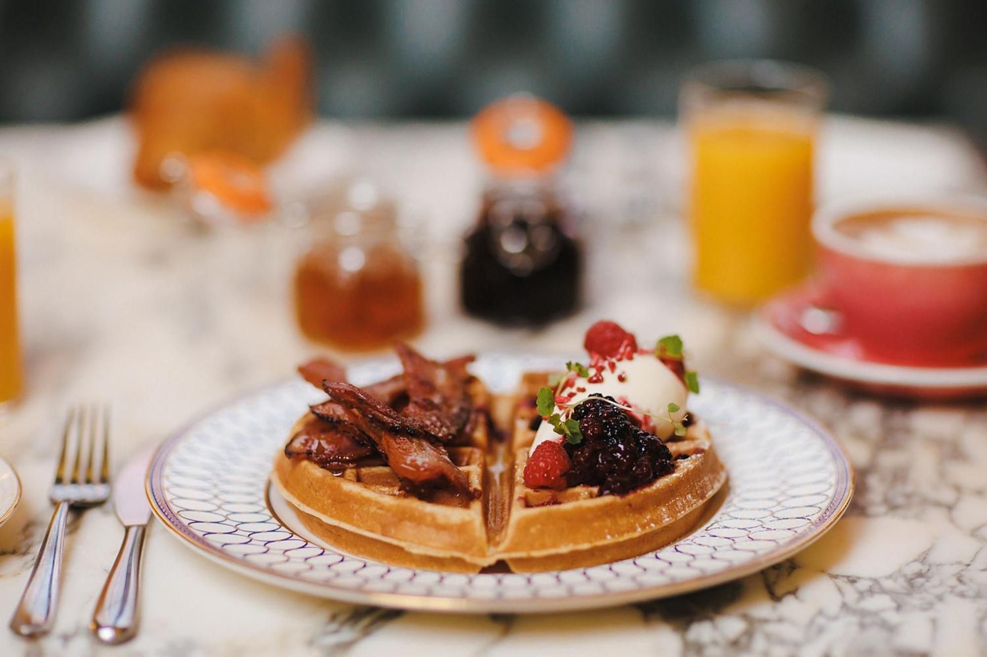Stock Exchange Hotel, Manchester, Autograph Collection Zewnętrze zdjęcie A Belgian waffle